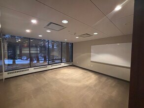 555 Pleasantville Rd, Briarcliff Manor, NY à louer Photo intérieure– Image 1 sur 1