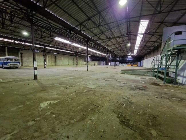 Plus de détails pour Industriel/Logistique à louer