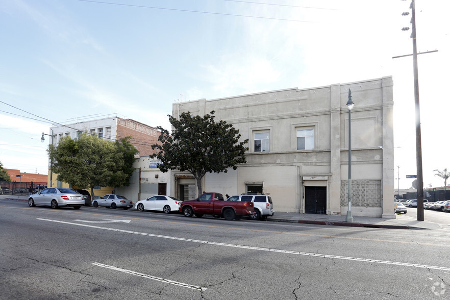 3216 S Main St, Los Angeles, CA à vendre - Photo de l’immeuble – Image 2 sur 29