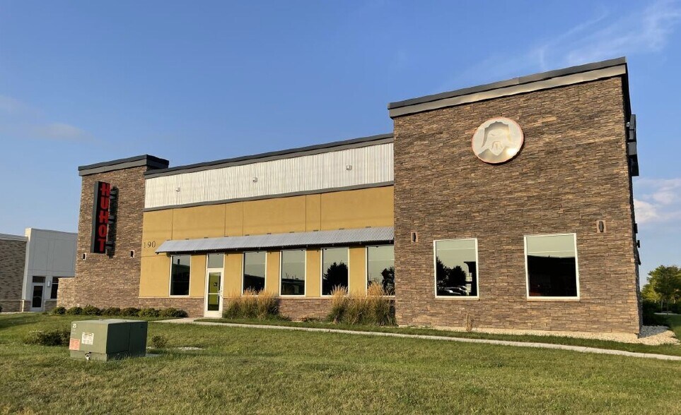 190 N Grand Ave, Sun Prairie, WI à louer - Photo principale – Image 1 sur 7