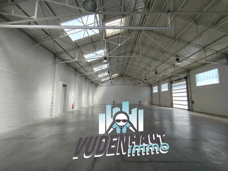 Local d’activités dans Toulouse à louer - Photo de l’immeuble – Image 2 sur 9