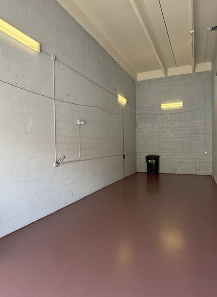 4616 NW 133rd St, Opa Locka, FL à louer - Photo de l’immeuble – Image 3 sur 15