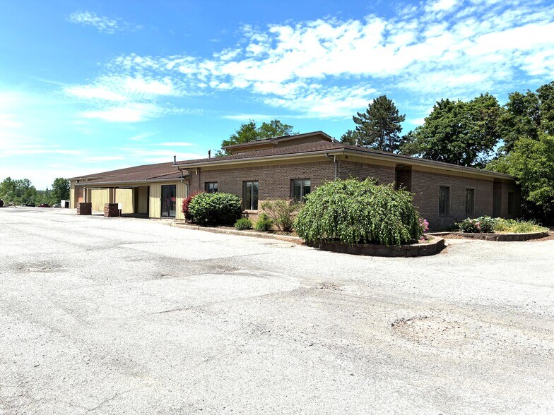 1249 Lehigh Station Rd, Henrietta, NY à louer - Photo de l’immeuble – Image 1 sur 20