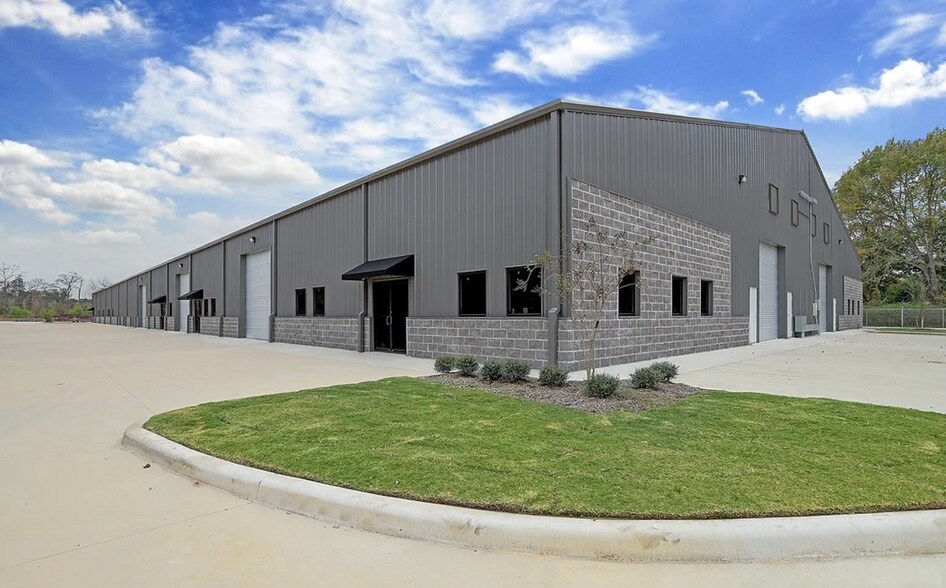 27359 W Hardy Rd, Spring, TX à louer - Photo de l’immeuble – Image 2 sur 6