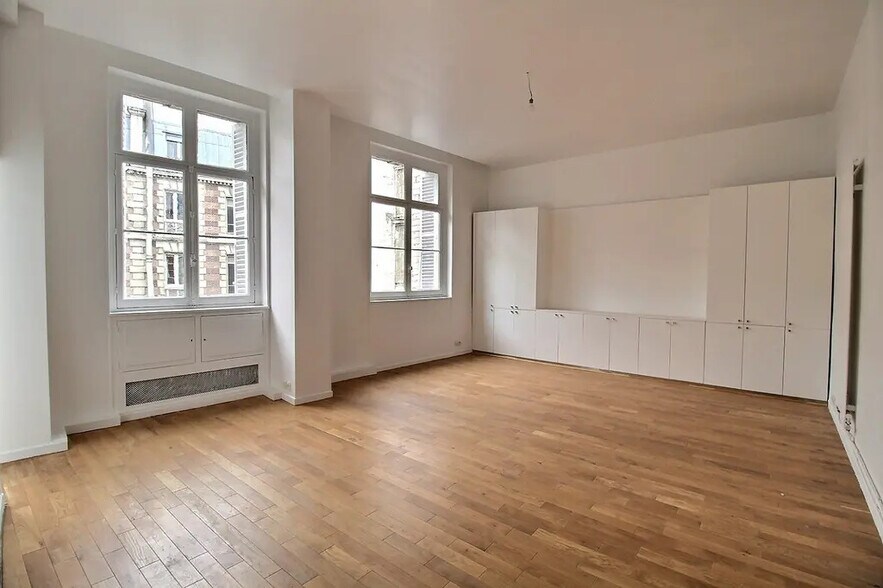 Bureau dans Paris à louer - Photo de l’immeuble – Image 3 sur 8