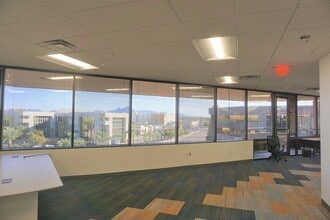 2001 W Camelback Rd, Phoenix, AZ à louer Photo intérieure– Image 2 sur 9