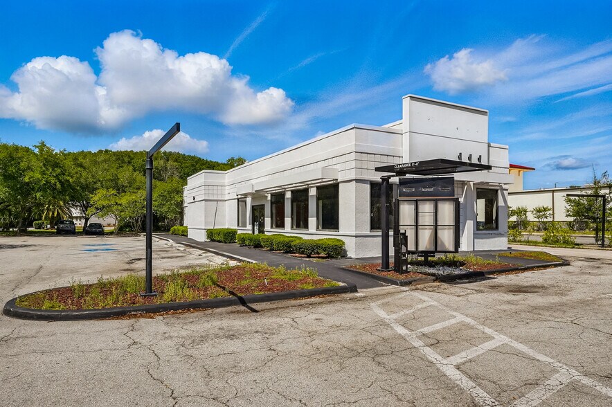 8761 Baymeadows Rd, Jacksonville, FL à louer - Photo de l’immeuble – Image 3 sur 16