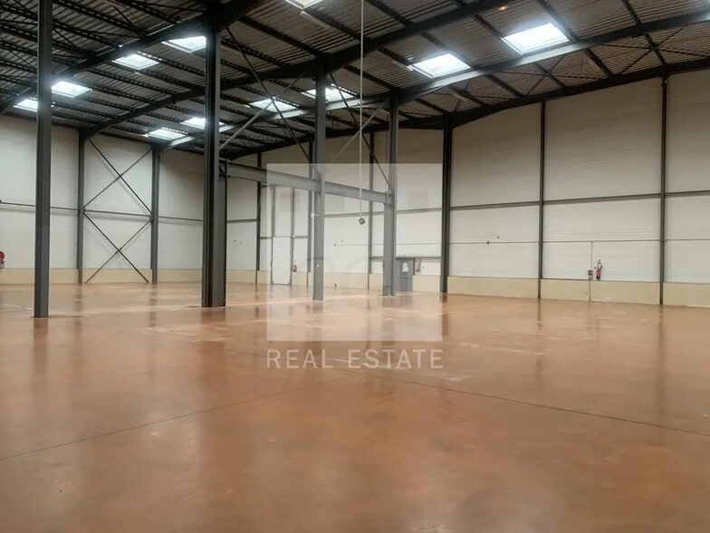 Local d’activités dans Lozanne à louer - Photo intérieure – Image 2 sur 21