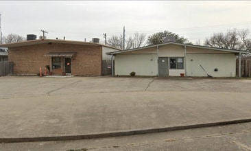 2418 College Ave, Garland, TX à louer Photo de l’immeuble– Image 1 sur 3