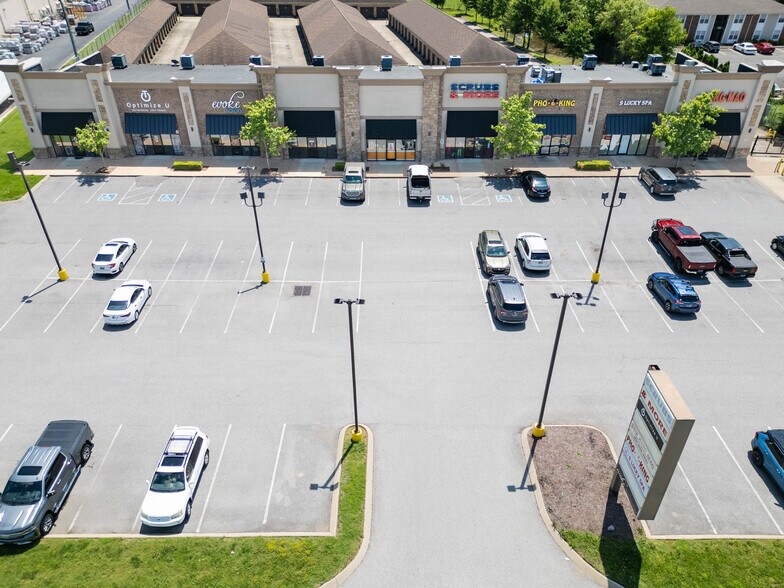 210 Needmore Rd, Clarksville, TN à louer - Photo de l’immeuble – Image 3 sur 6
