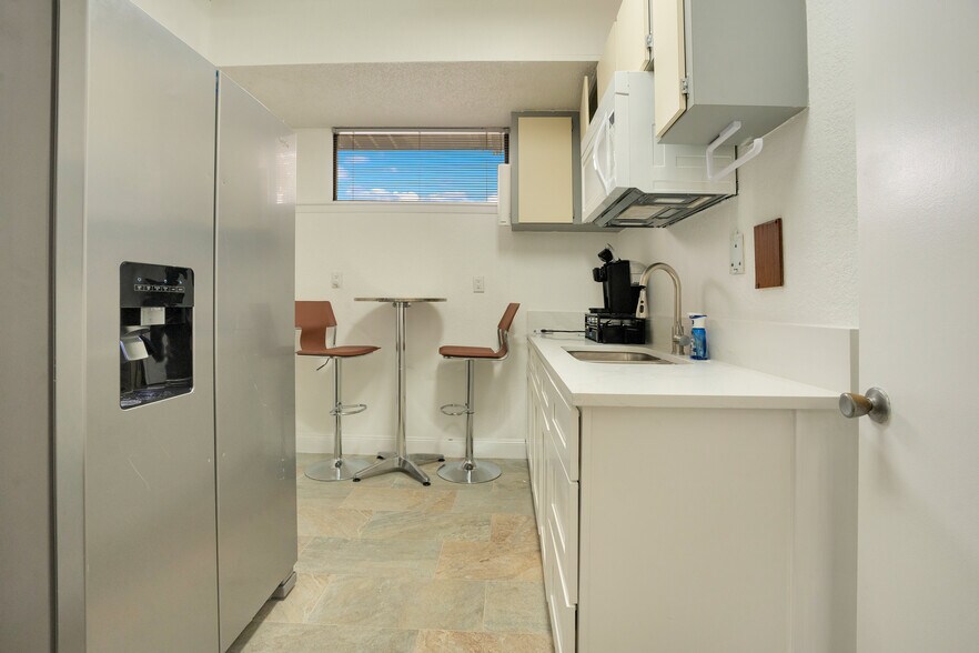 1240 E Normandy Blvd, Deltona, FL à louer - Photo de l’immeuble – Image 3 sur 21