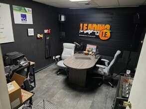 7177 Brockton Ave, Riverside, CA à louer Photo intérieure– Image 2 sur 4