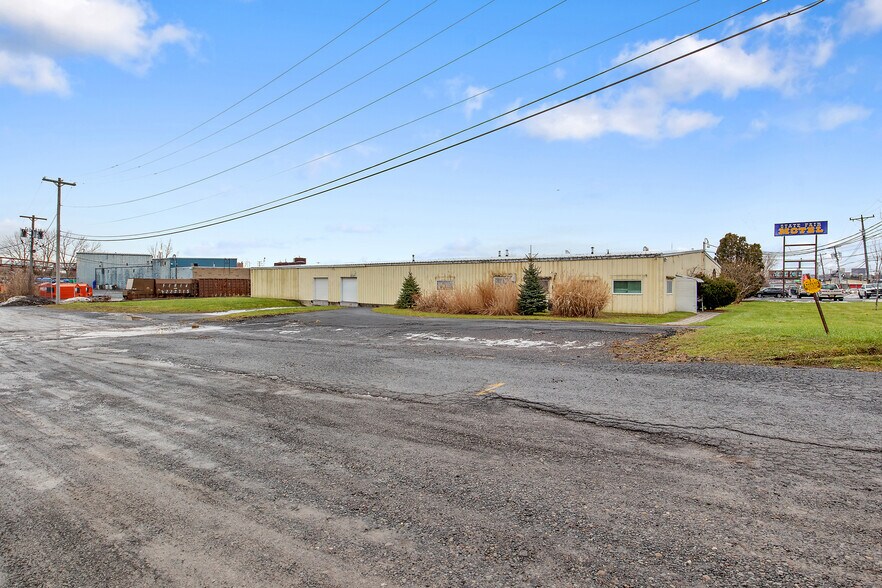 530 State Fair Blvd, Syracuse, NY à louer - Photo de l’immeuble – Image 2 sur 14