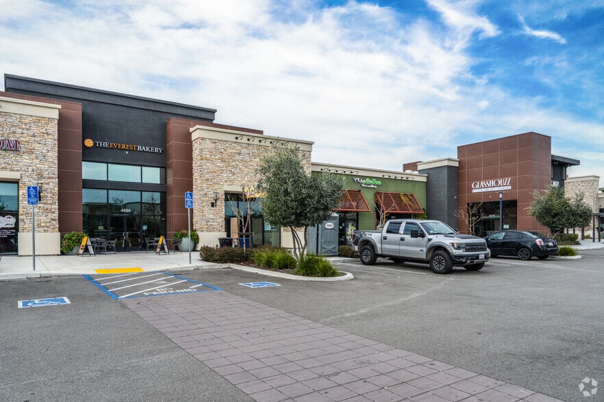 4531-4575 Livermore Outlets Dr, Livermore, CA à vendre - Photo de l’immeuble – Image 2 sur 5