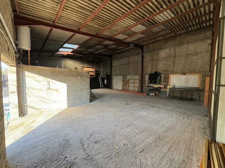 Industriel/Logistique dans Grasse à louer - Photo intérieure – Image 1 sur 7