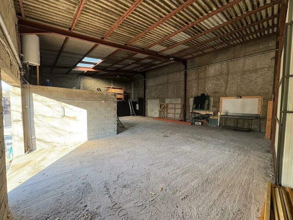 Industriel/Logistique dans Grasse à louer Photo intérieure– Image 1 sur 8