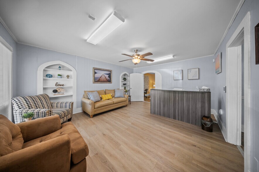 1009 E Denman Ave, Lufkin, TX à vendre - Photo de l’immeuble – Image 3 sur 11