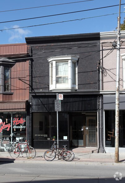 1594 Queen St W, Toronto, ON à vendre - Photo de l’immeuble – Image 2 sur 2