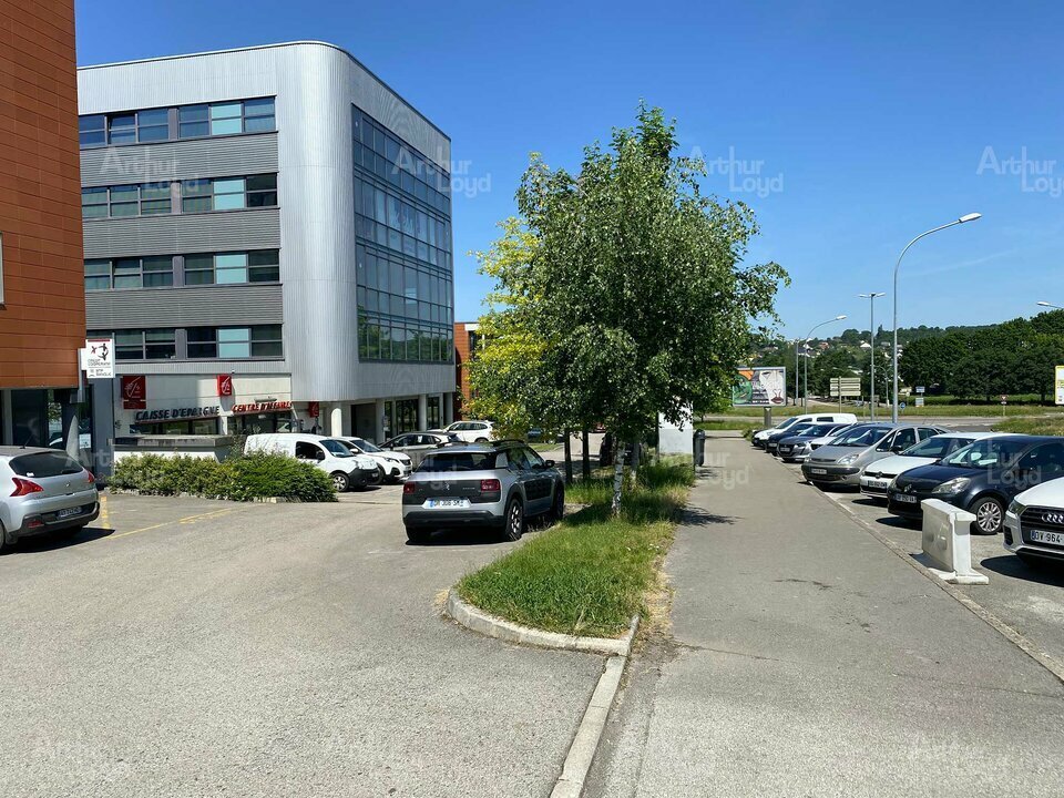9 Avenue Des Montboucons, Besançon à louer Photo de l’immeuble– Image 1 sur 7
