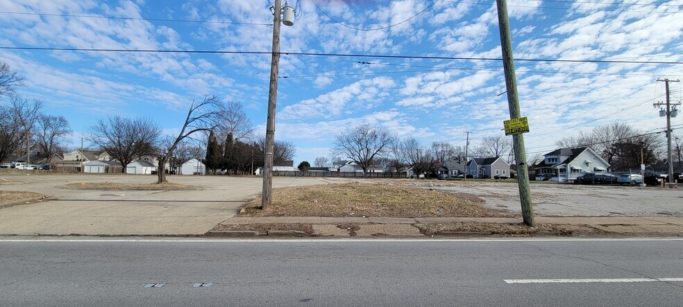 3421 Taylor Blvd, Louisville, KY à vendre - Photo de l’immeuble – Image 3 sur 13