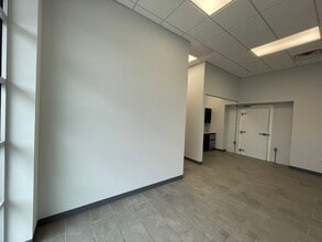 331 Corporate Wood Dr, Magnolia, TX à louer Photo de l’immeuble– Image 2 sur 6