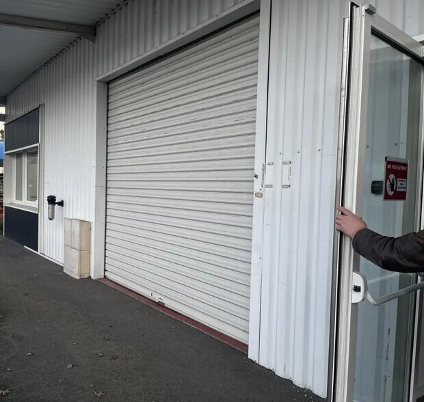 Local d’activités dans Martillac à louer - Photo de l’immeuble – Image 2 sur 15