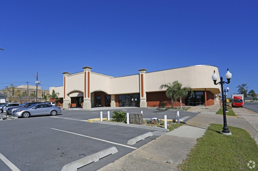 601 Pendleton St, Waycross, GA à louer - Photo principale – Image 1 sur 3