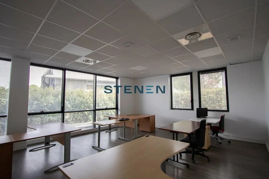 Bureau dans Aix-en-Provence à louer - Photo intérieure – Image 3 sur 9