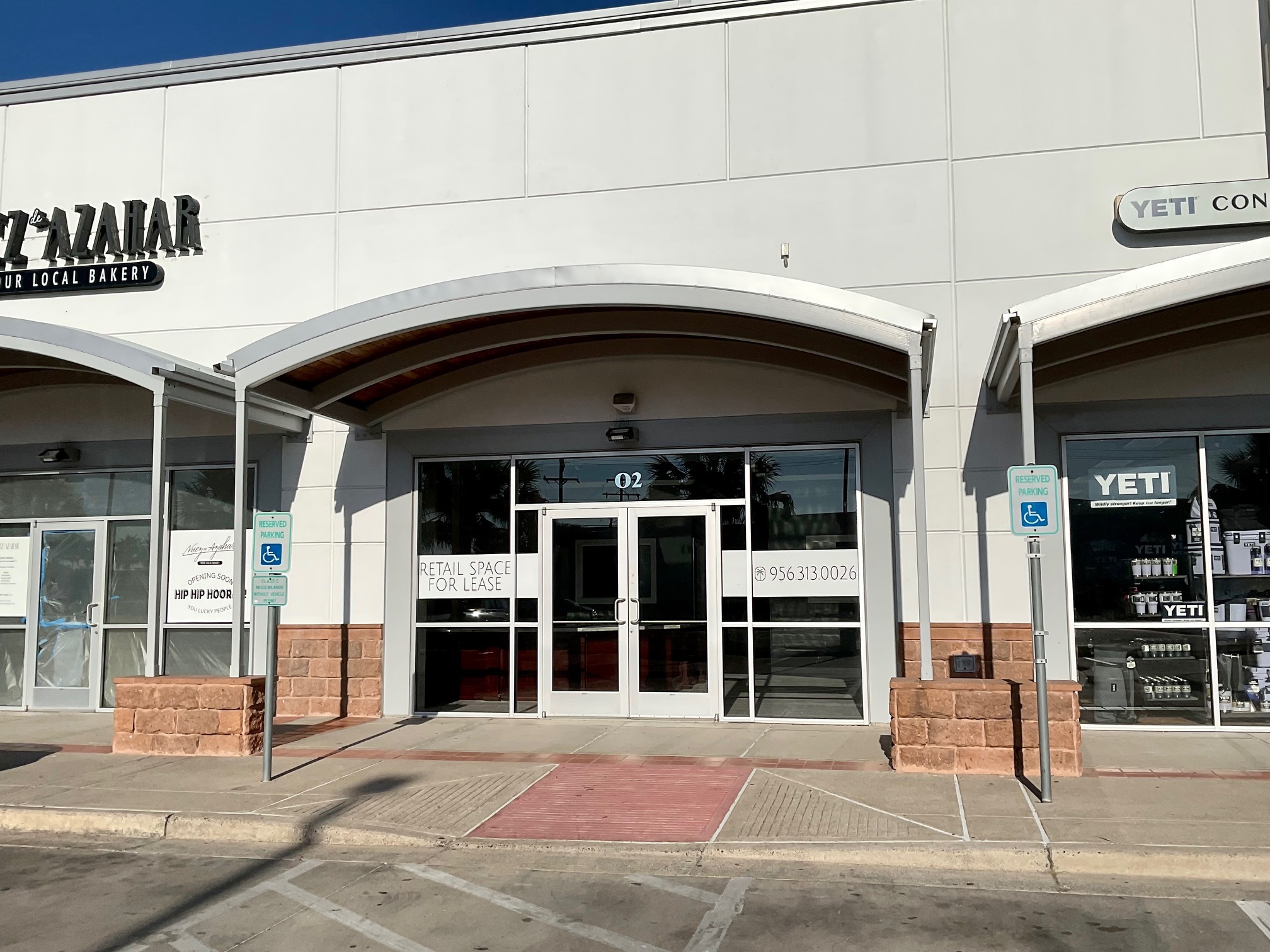 7017 N 10th St, McAllen, TX à louer Photo de l’immeuble– Image 1 sur 10