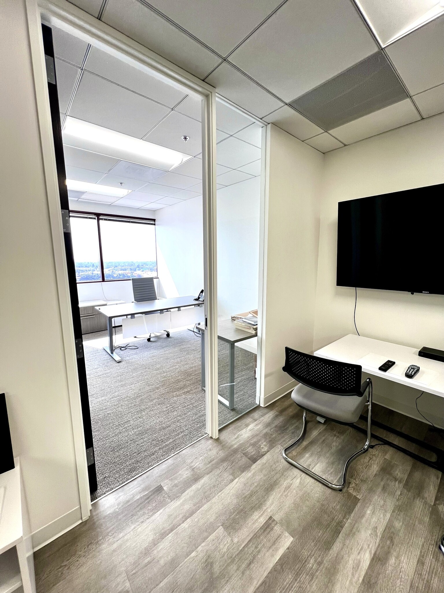 11150 W Olympic Blvd, Los Angeles, CA à louer Photo intérieure– Image 1 sur 5