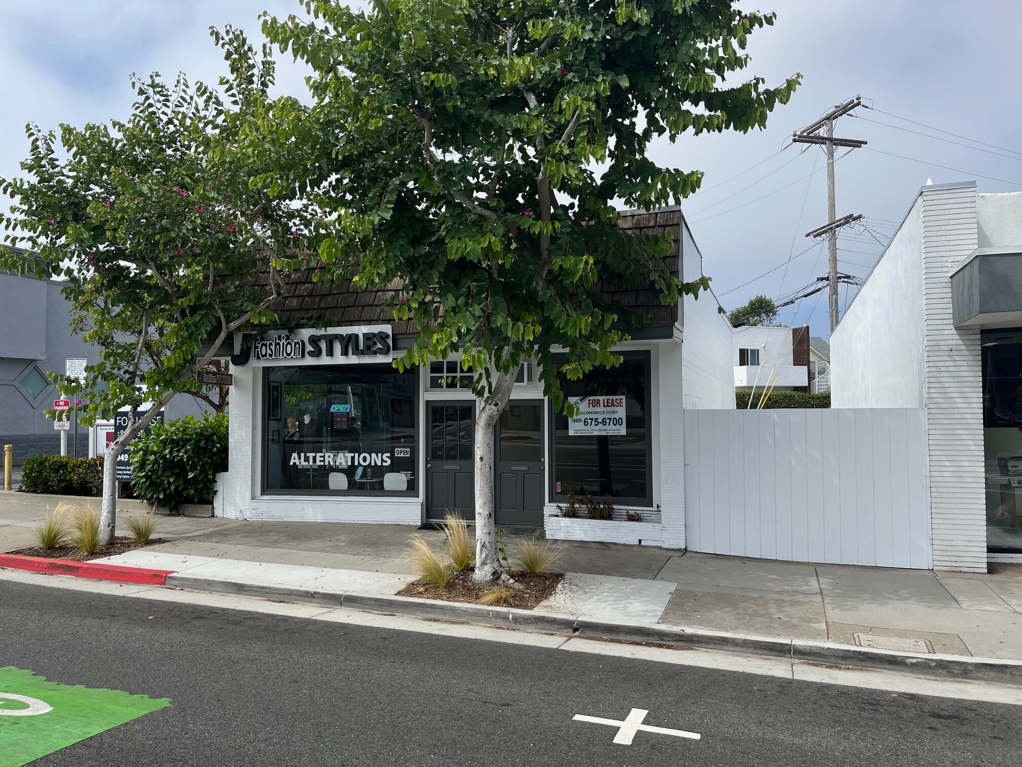 3135 E Coast Hwy, Corona Del Mar, CA à louer Photo principale– Image 1 sur 4