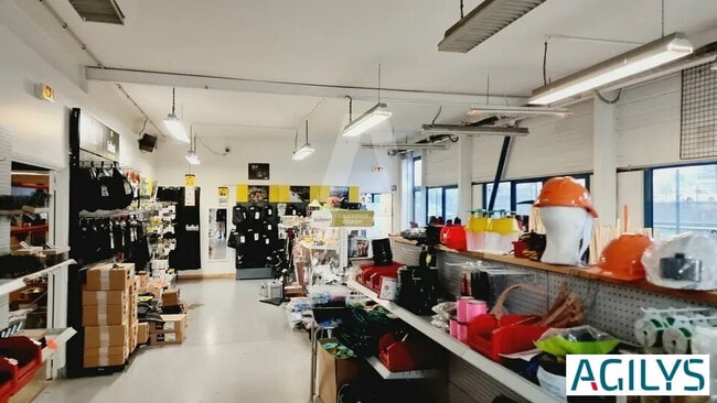 Plus de détails pour Bureau, Local d'activités à louer