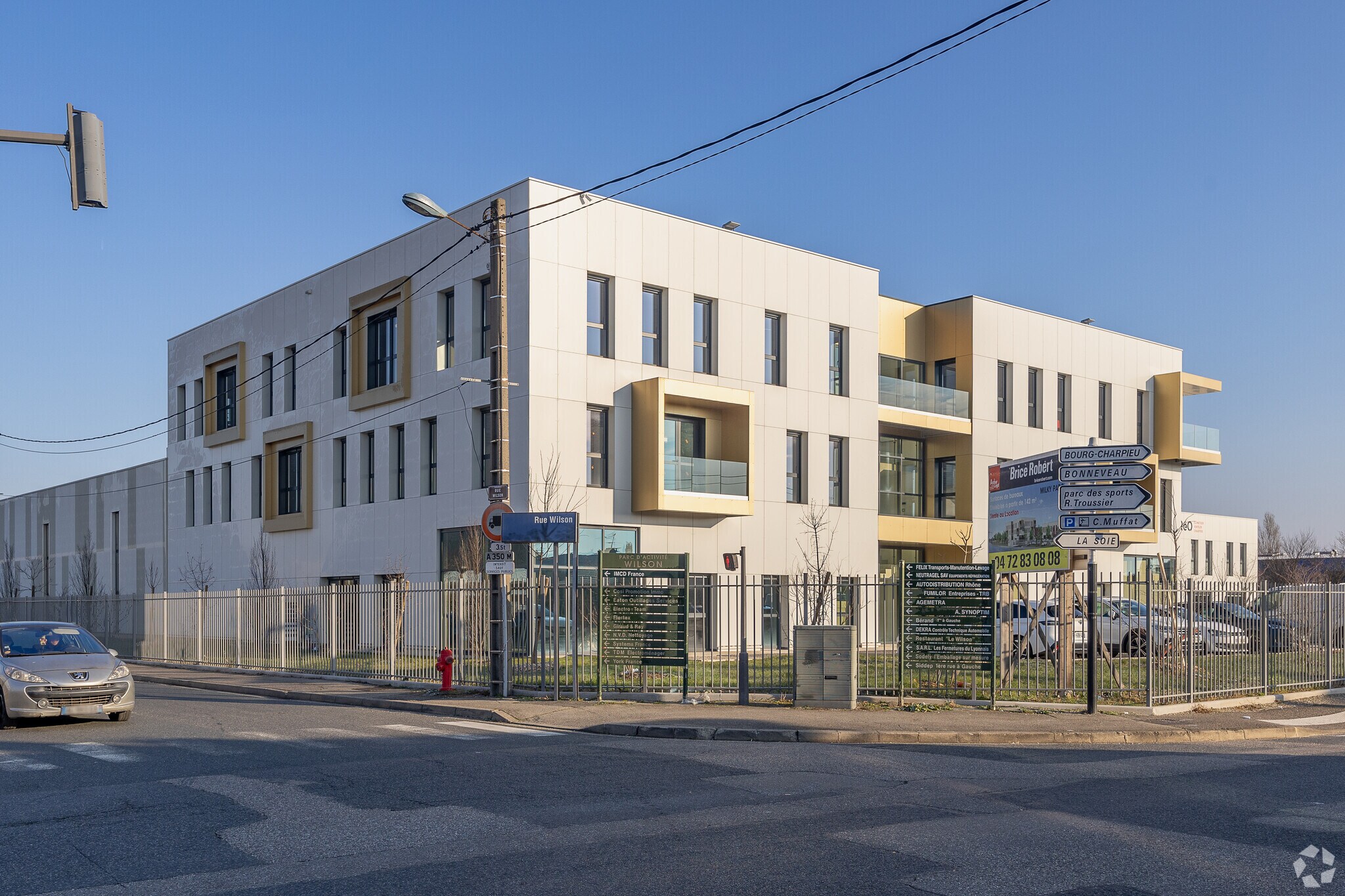 Bureau dans Décines-Charpieu à vendre Photo principale– Image 1 sur 5