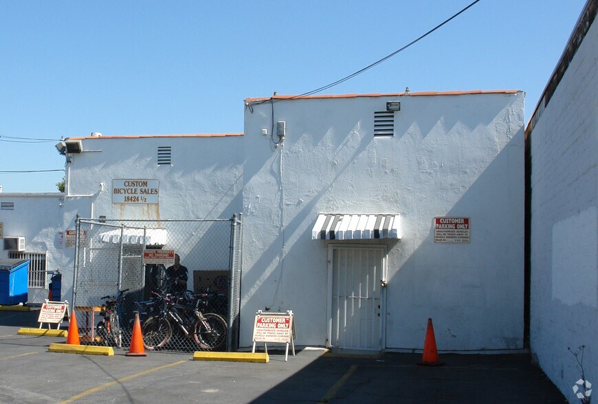 18424 Ventura Blvd, Tarzana, CA à vendre - Photo de l’immeuble – Image 3 sur 5