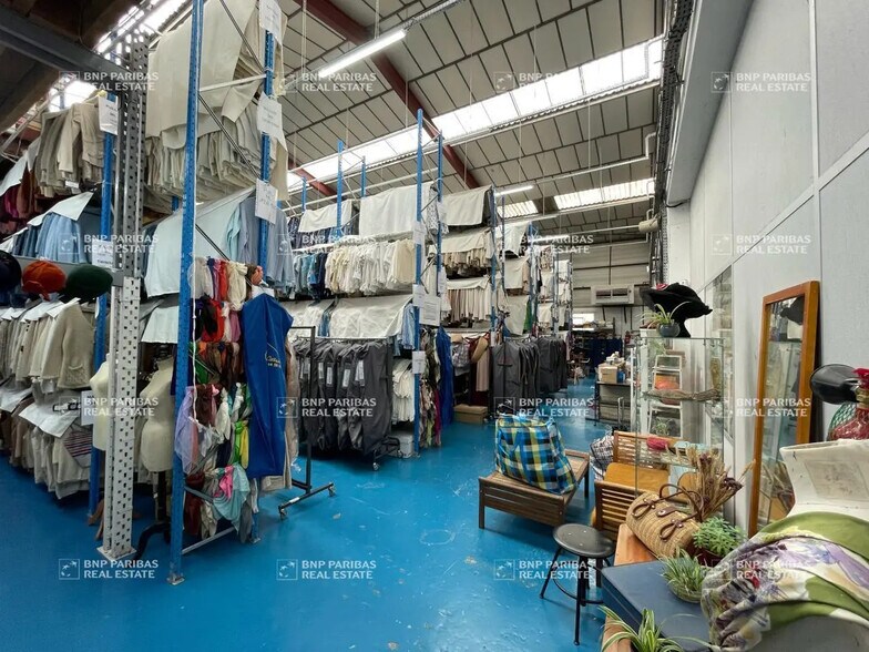 Local d'activités dans Pantin à vendre - Photo de l’immeuble – Image 1 sur 6