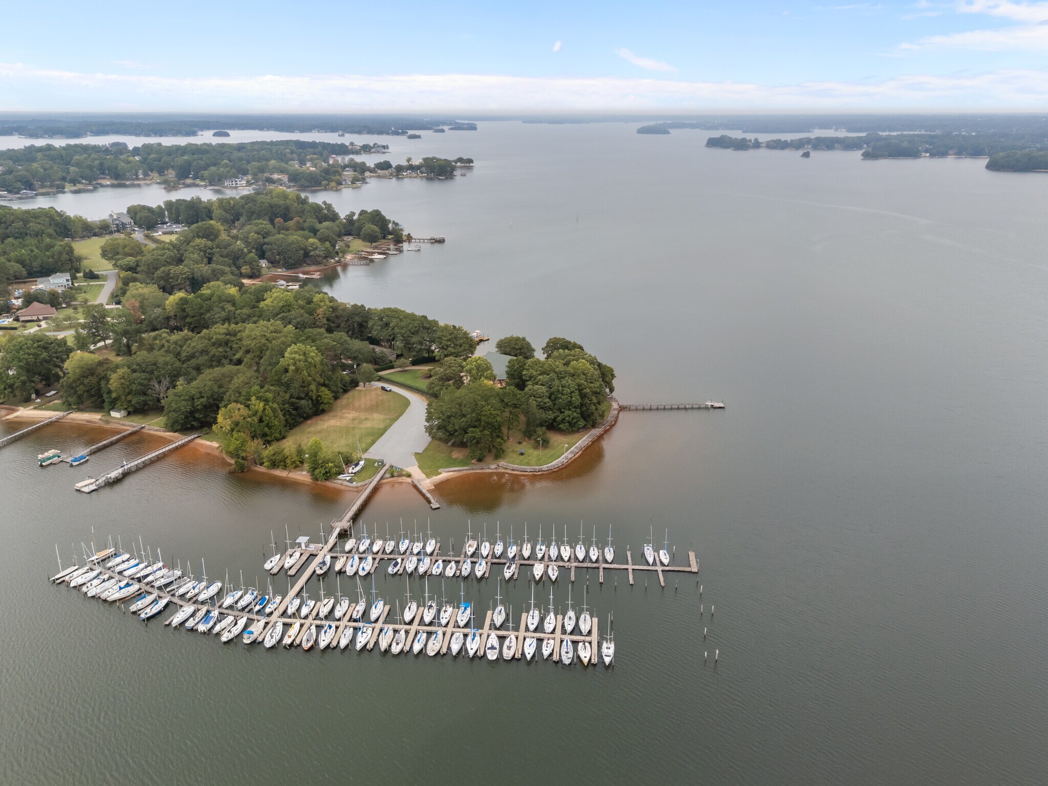 1887 & 1890 Yacht Club Drive, Denver, NC portefeuille de 2 biens à vendre sur LoopNet.fr Photo de l’immeuble– Image 1 sur 34