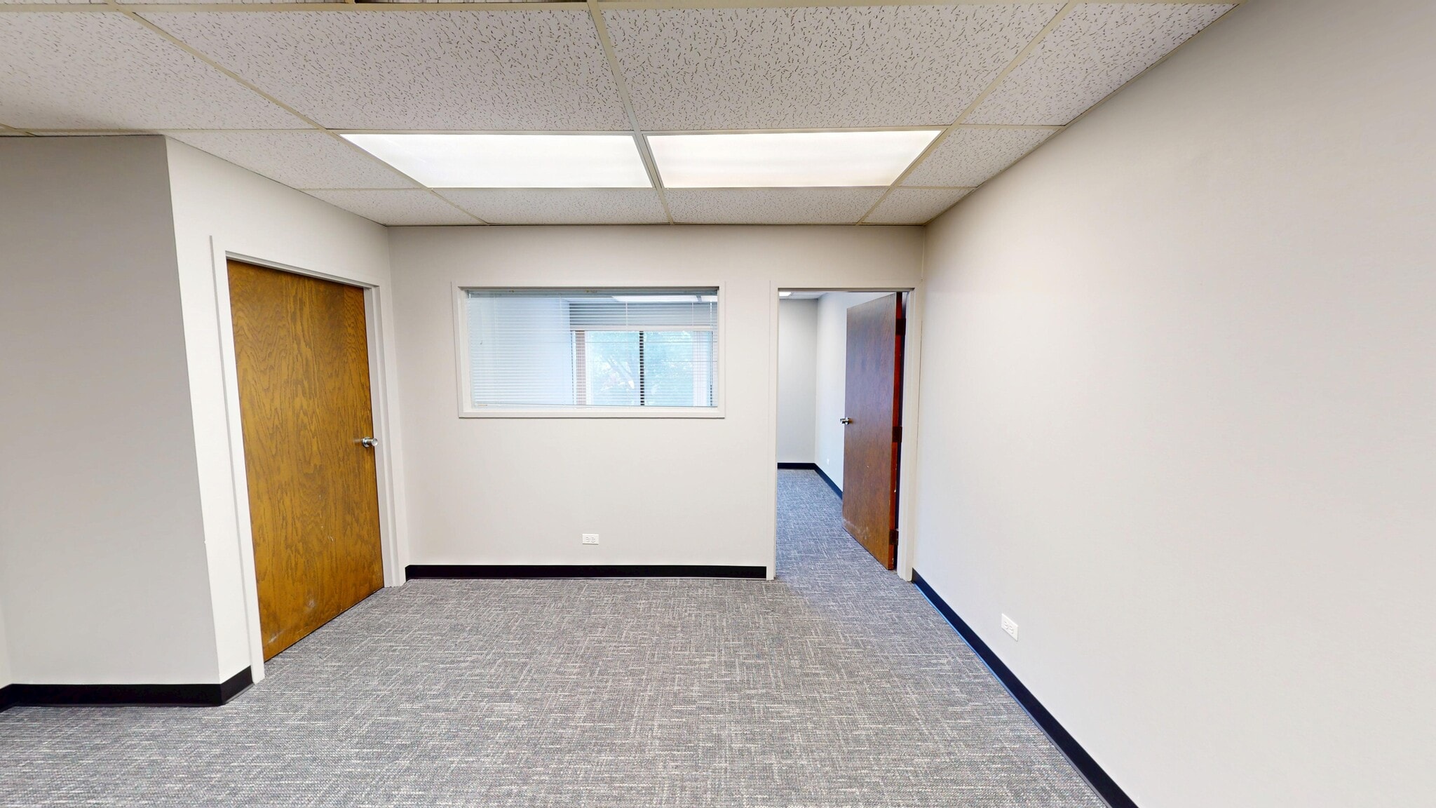 805-815 E Rand Rd, Arlington Heights, IL à louer Photo intérieure– Image 1 sur 15