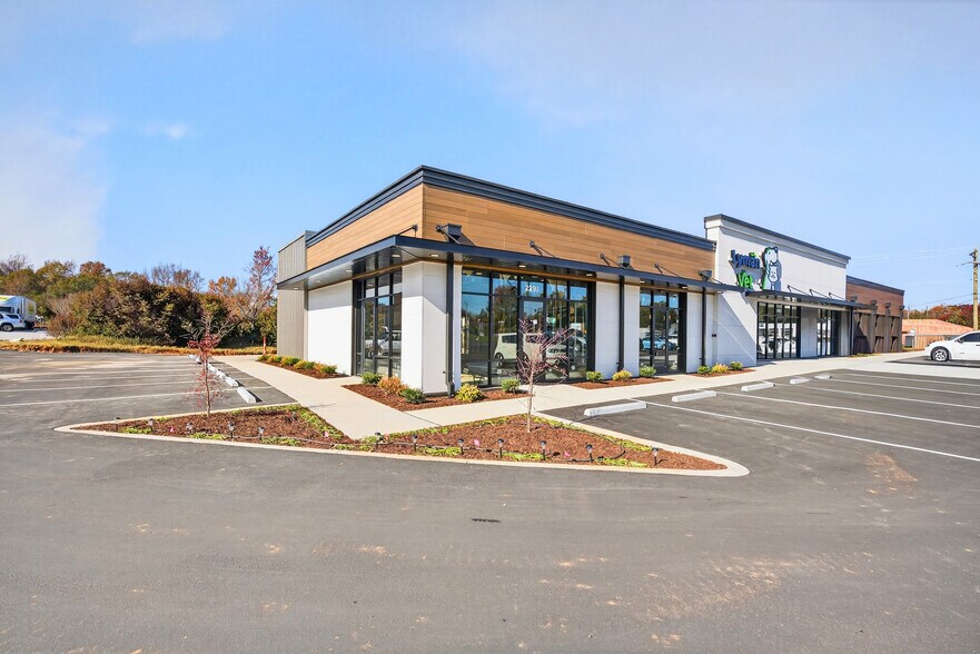 201-229 Charlotte Hwy, Lyman, SC à louer - Photo de l’immeuble – Image 2 sur 12