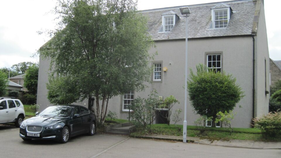 7 Mayne Rd, Elgin à vendre - Photo de l’immeuble – Image 2 sur 2