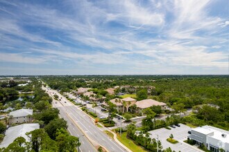 700-760 SE Indian St, Stuart, FL - Vue aérienne  vue de carte - Image1