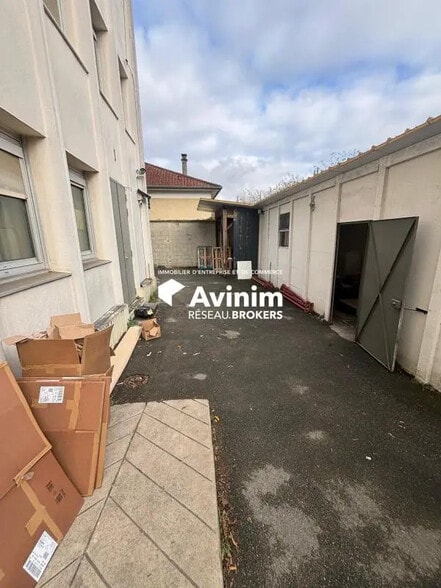 Bureau dans Neuilly-sur-Marne à louer - Photo de l’immeuble – Image 2 sur 5