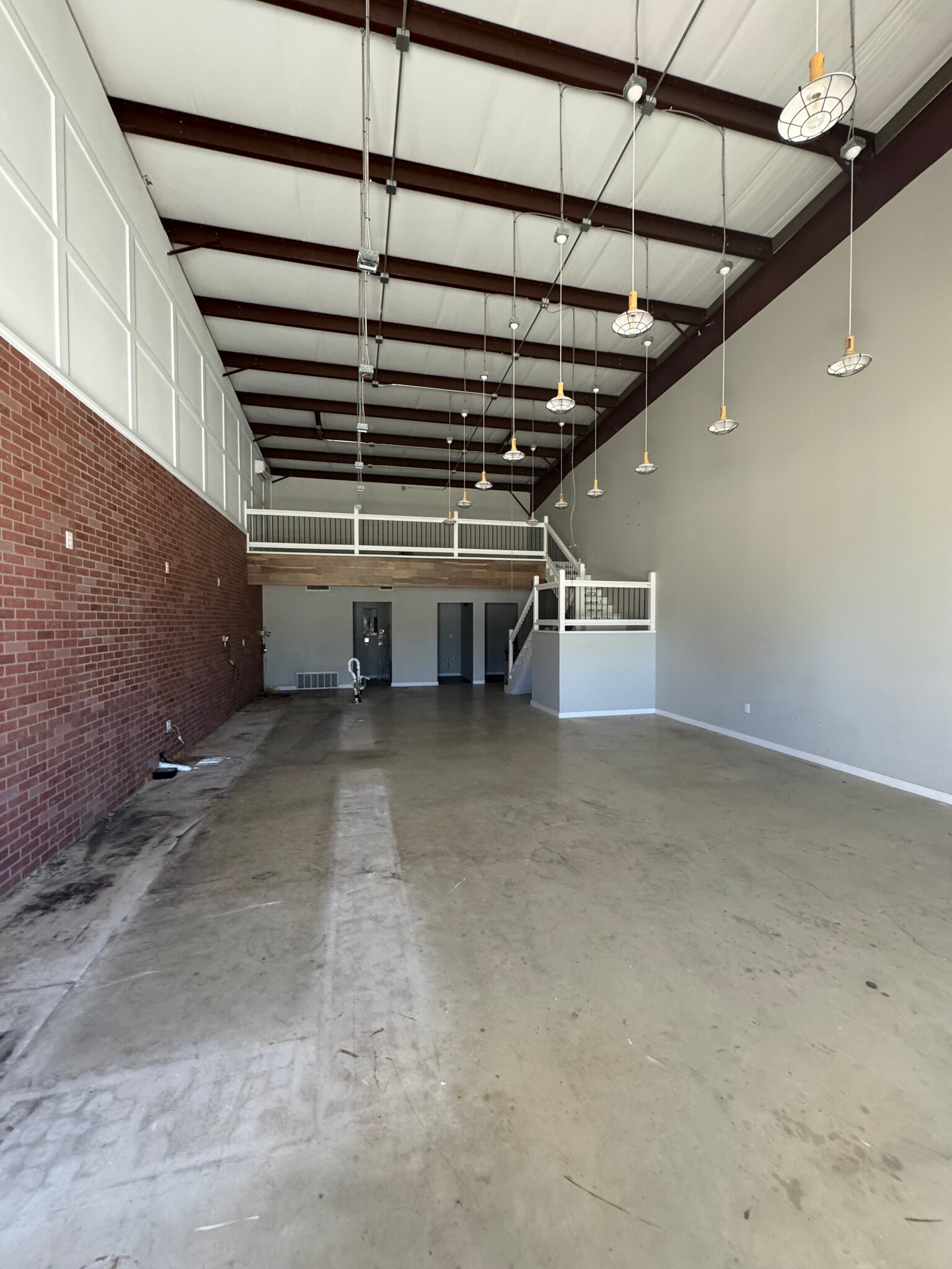 18992 Ranch to Market 150 rd, Driftwood, TX à louer Photo de l’immeuble– Image 1 sur 3