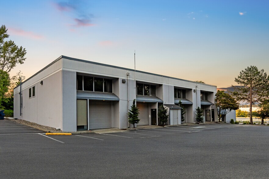 901 Rainier Ave N, Renton, WA à louer - Photo de l’immeuble – Image 2 sur 9