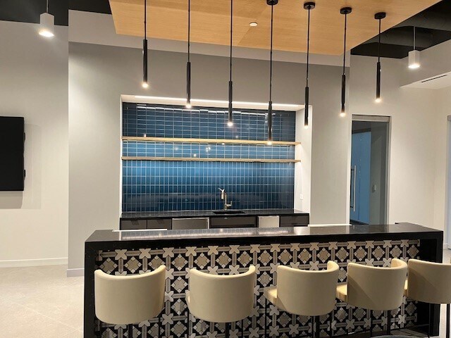 2400 N Dallas Pky, Plano, TX à louer - Photo intérieure – Image 3 sur 46