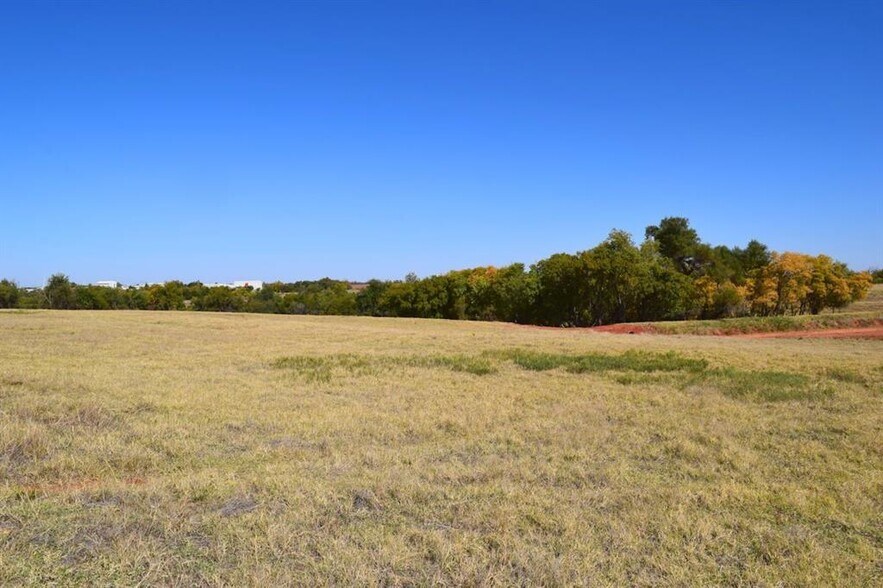 0000 Northwest Expressway, Yukon, OK à vendre - Photo principale – Image 1 sur 2