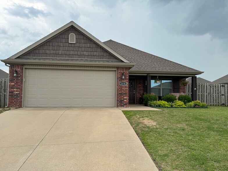 1131 Tulip St, Centerton, AR à vendre - Photo principale – Image 1 sur 1
