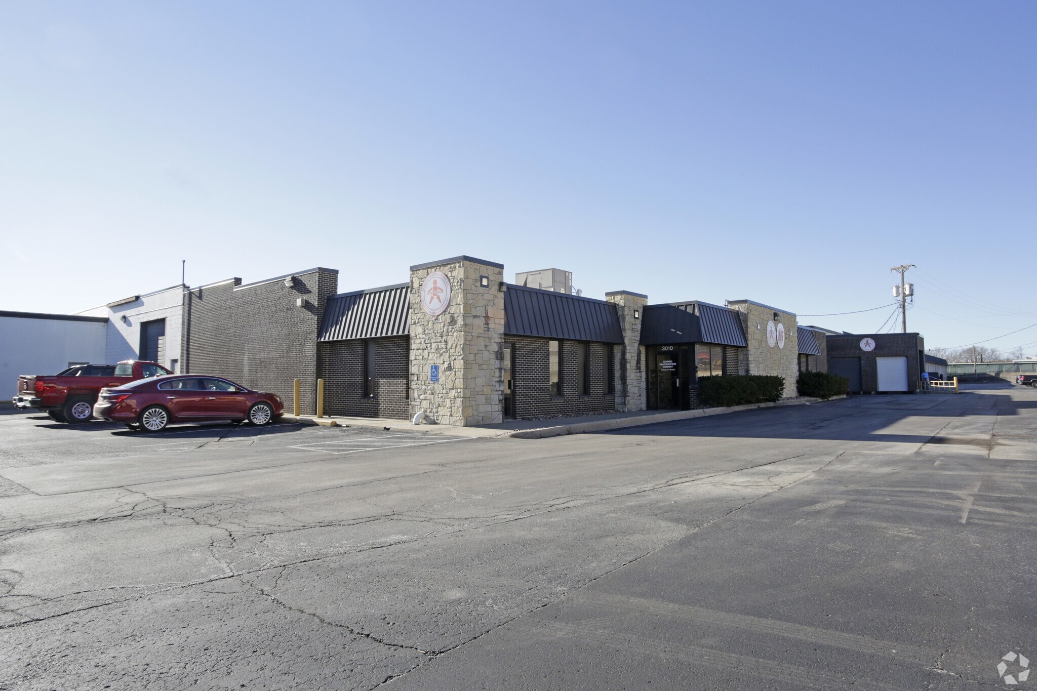 3008-3026 S 24th St, Kansas City, KS à louer Photo principale– Image 1 sur 11