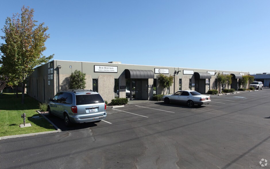 4805 Mercury St, San Diego, CA à louer - Photo de l’immeuble – Image 1 sur 14