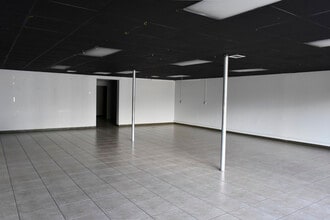 2517-2519 Strawberry Rd, Pasadena, TX à louer Photo intérieure– Image 1 sur 4