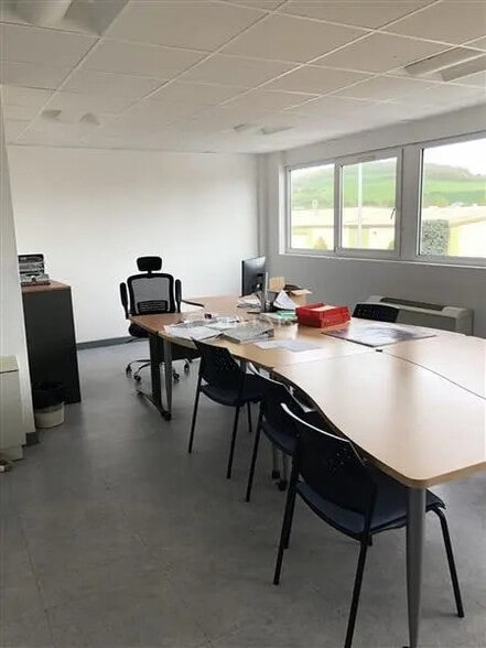 Local d’activités dans Pulnoy à louer - Photo de l’immeuble – Image 3 sur 12